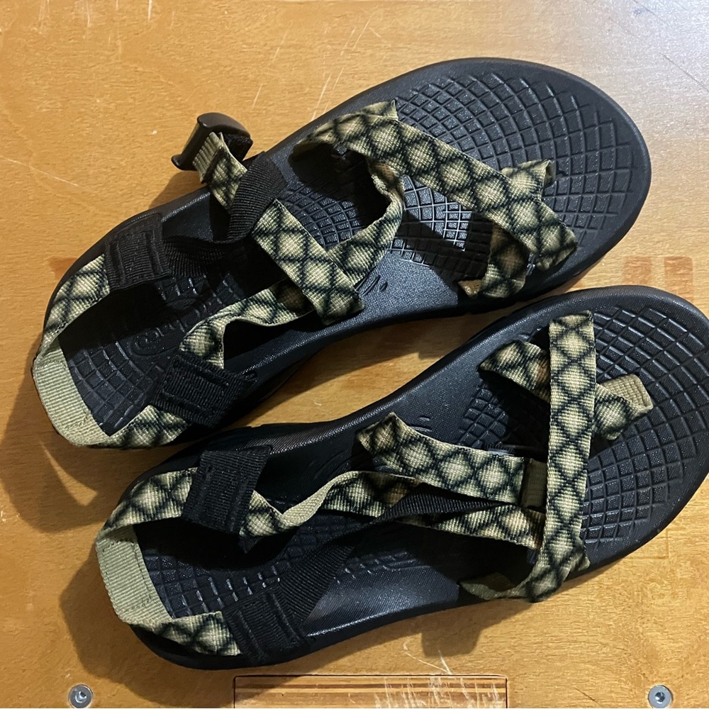 Chaco Men's Z/2 Sandals | Hike Paddle Outdoors | Size 9